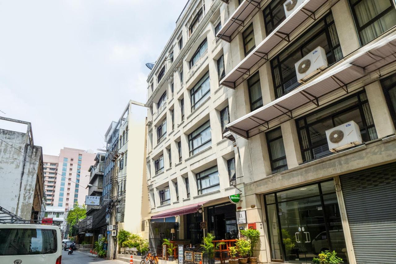 Hotel OYO 960 The Urban Age Deluxe Bangkok Exterior foto