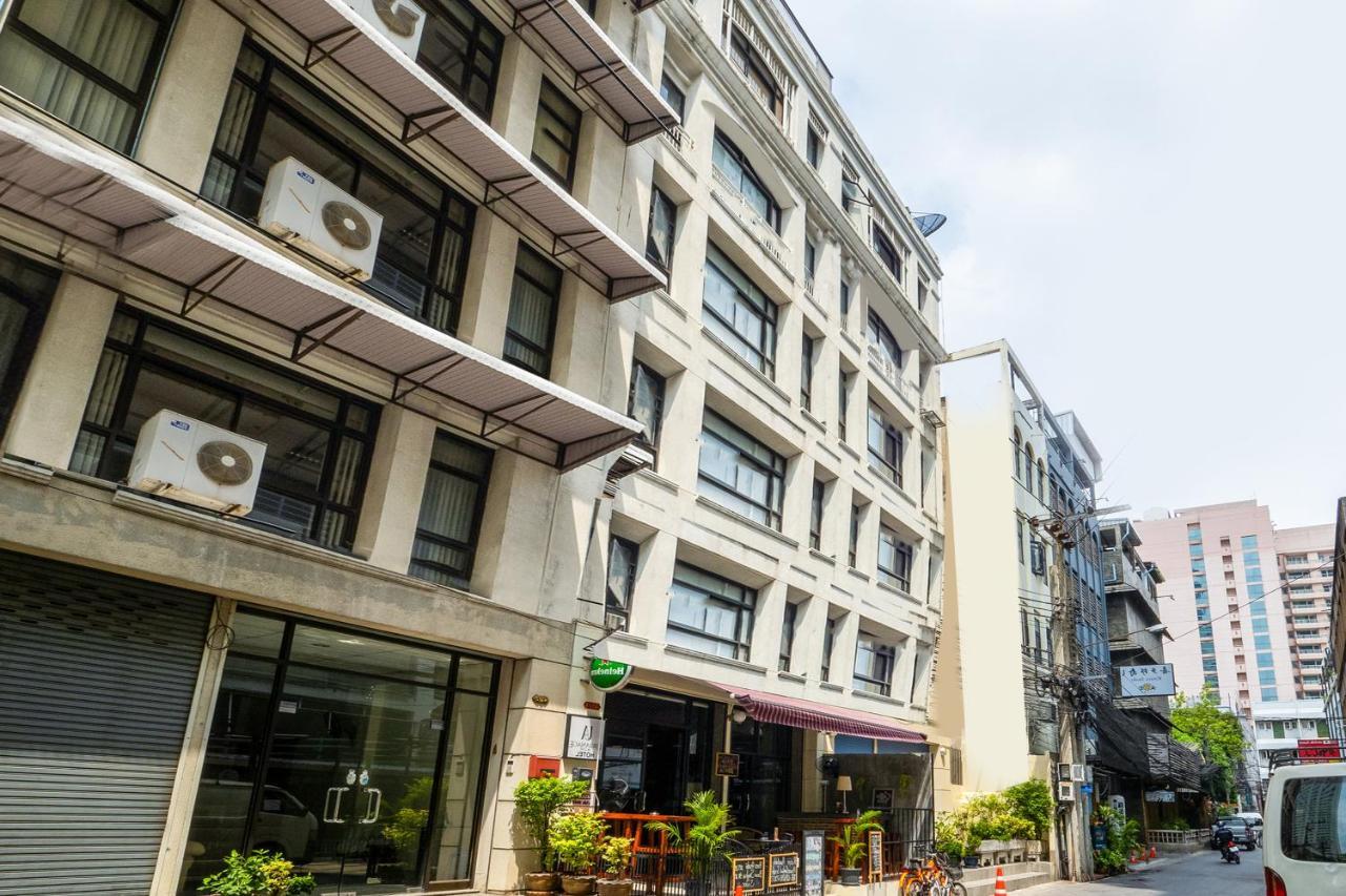 Hotel OYO 960 The Urban Age Deluxe Bangkok Exterior foto